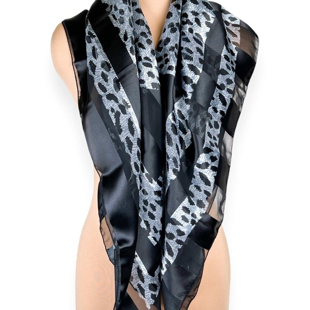 Animal Print Fashion Scarf Women Geometric Black Silver 40x39 Timeless Classic